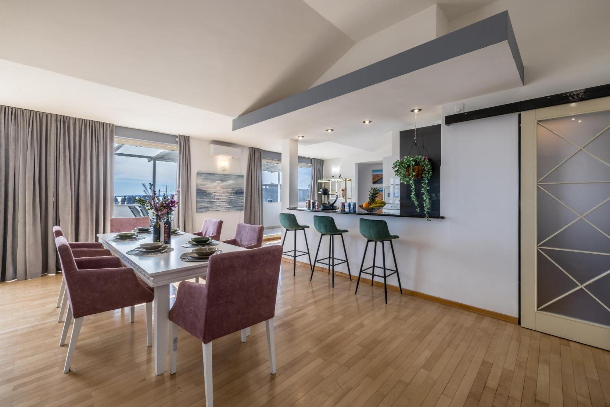 Urban Utopia Penthouse With Private Parking Split Exterior foto