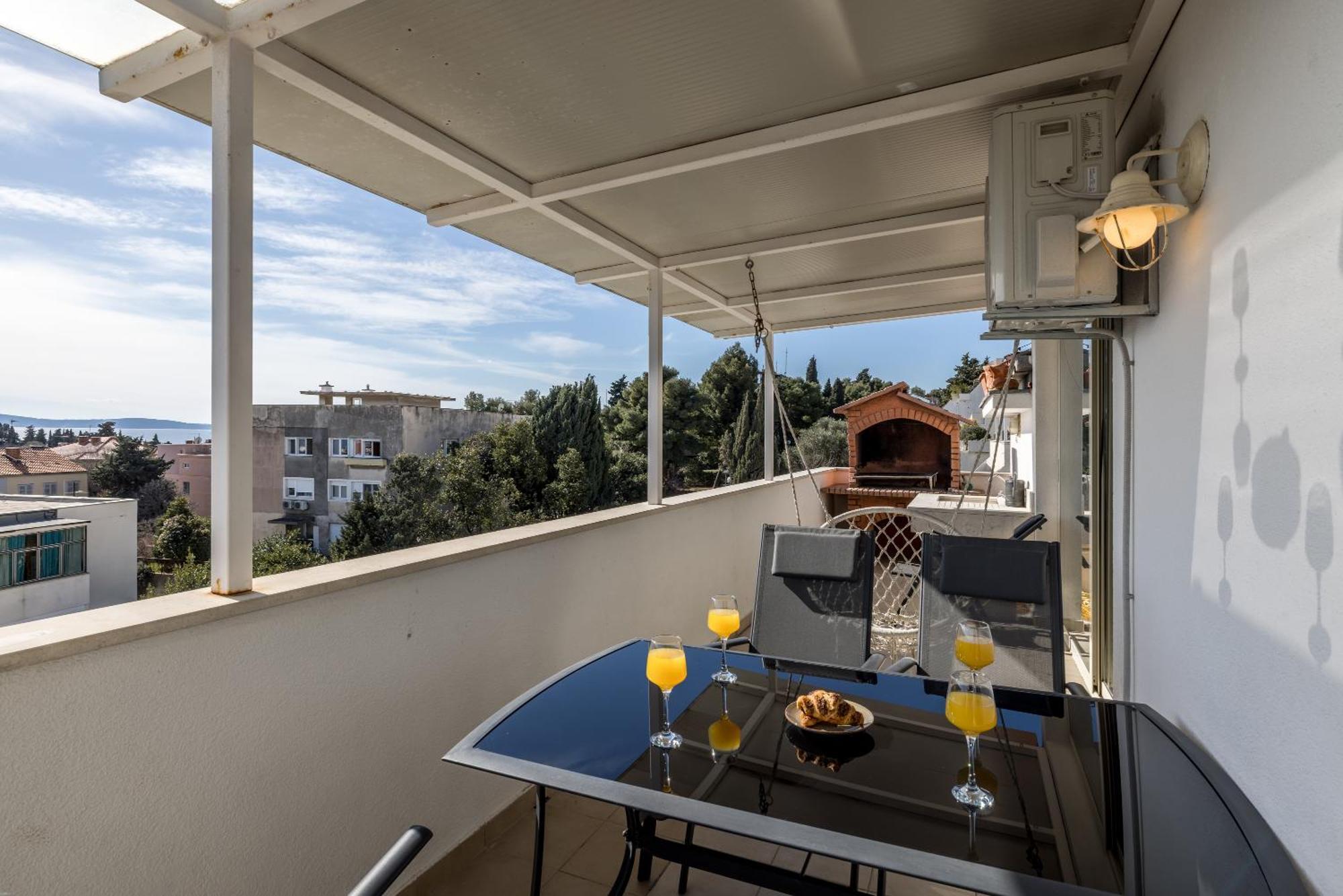 Urban Utopia Penthouse With Private Parking Split Exterior foto